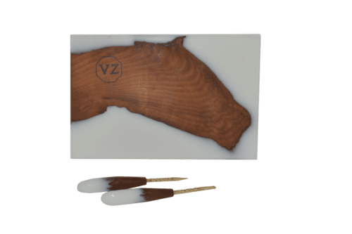 VZ Hookah / Набор разделочная доска VZ с шилом и лопаткой дерево/акрил белый в ХукаГиперМаркете Т24